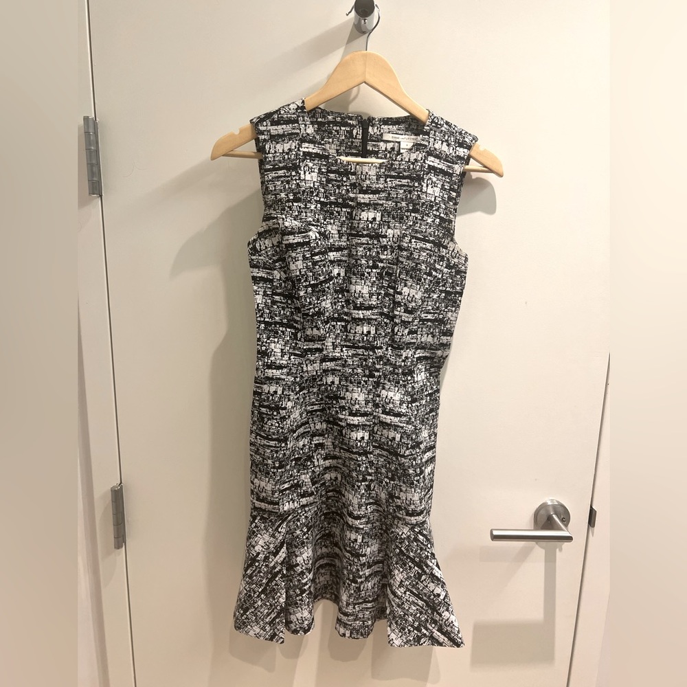 Diane Von Furstenberg B/W Sleeveless Peplum Dress